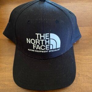 The North Face Snapback Curved Brim Hat Black